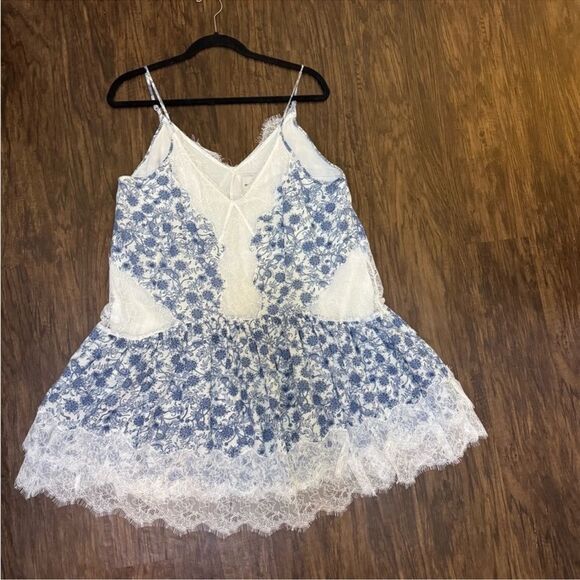 Maeve White Lace Detail slippers 
Size M - Picture 3 of 6